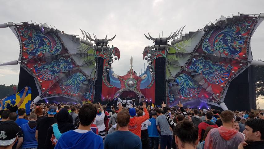 spgm/gal/Defqon1_2016_(25.6.16)/20160625_190630_Binchen.jpg