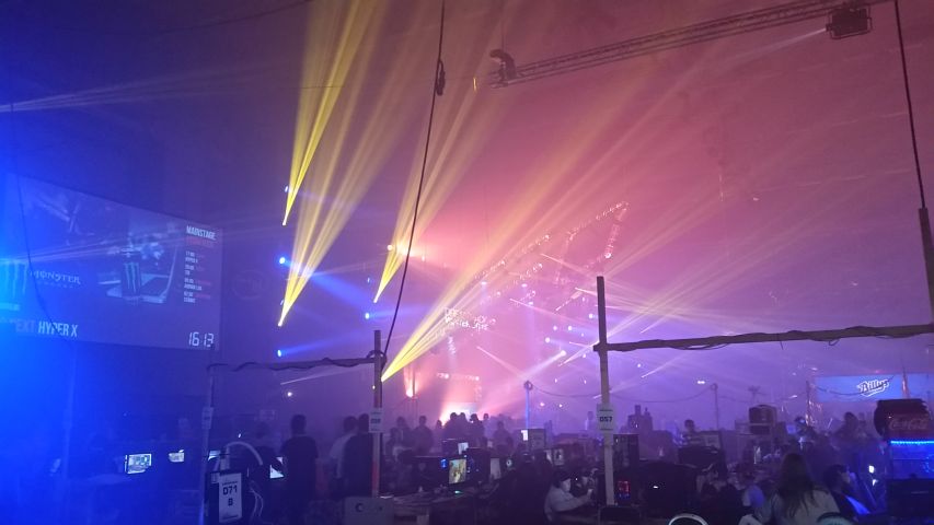 spgm/gal/Dreamhack_Schweden_(26.11.15)/20151126_161305.jpg