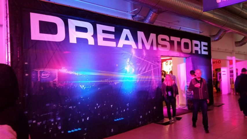 spgm/gal/Dreamhack_Schweden_(26.11.15)/20151127_112126.jpg