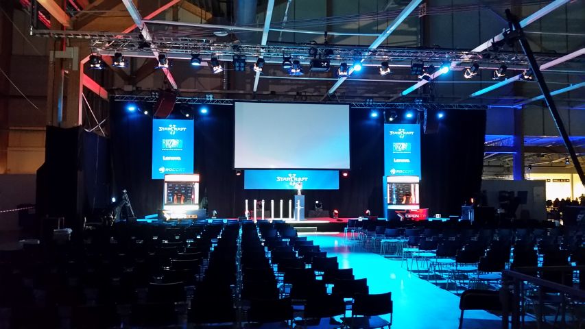 spgm/gal/Dreamhack_Schweden_(26.11.15)/20151128_111525.jpg