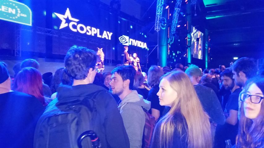 spgm/gal/Dreamhack_Schweden_(26.11.15)/20151128_180535.jpg