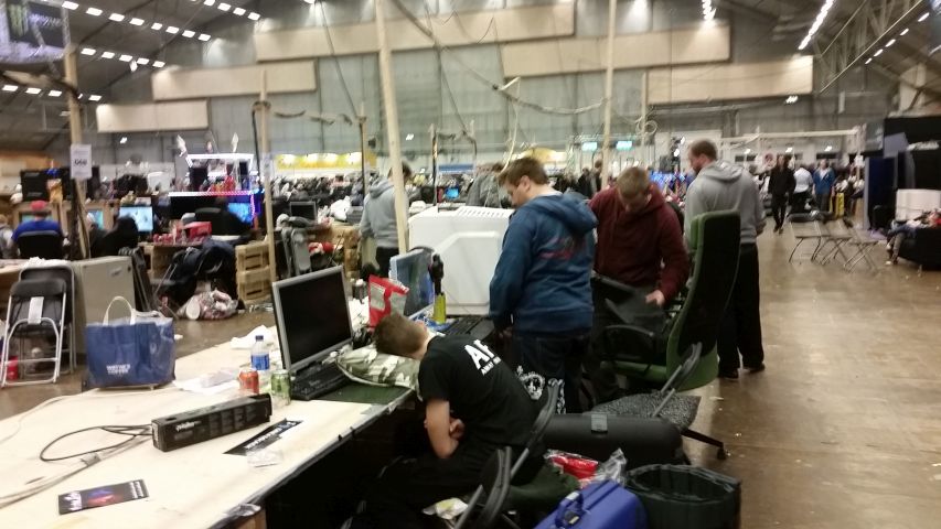 spgm/gal/Dreamhack_Schweden_(26.11.15)/20151129_072903.jpg