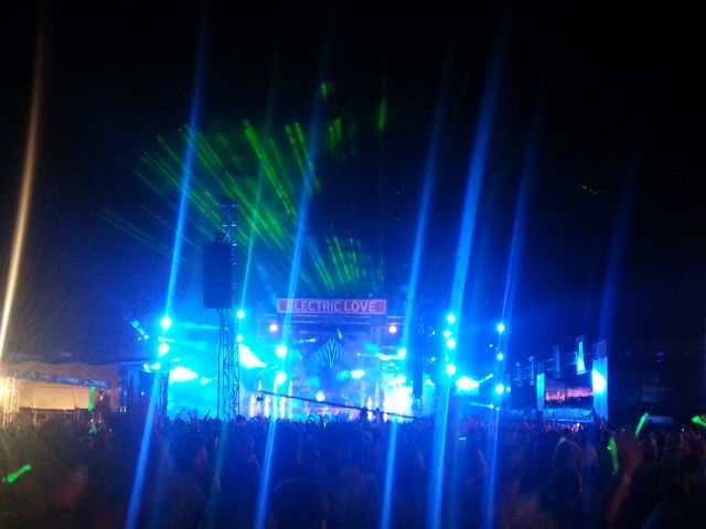spgm/gal/Electric_Love_(10.7.14)/20140713_015225.jpg