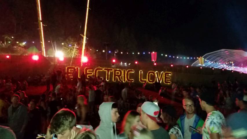 spgm/gal/Electric_Love_2016/20160707_230435.jpg